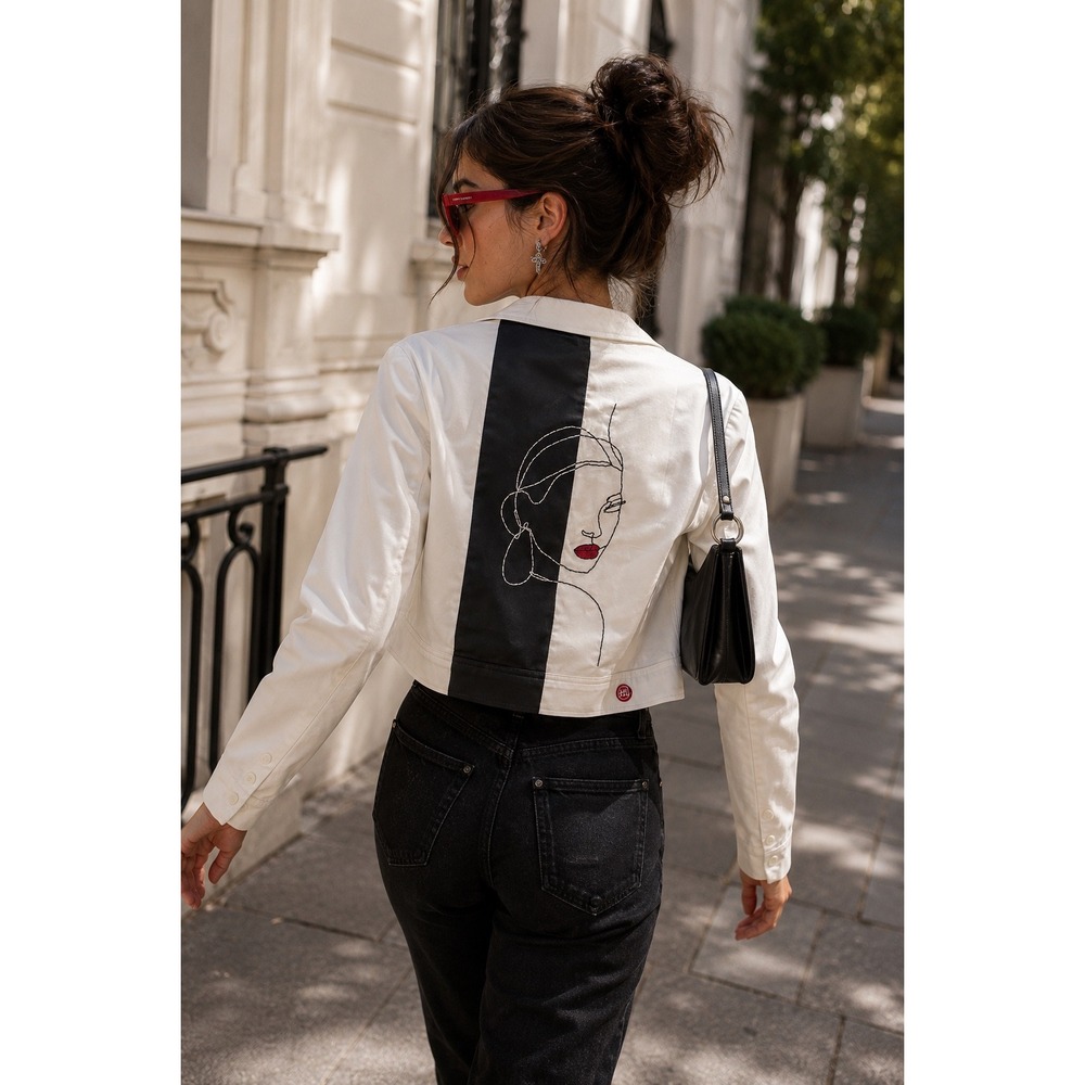 ABS by Allen Schwartz Cropped Jacket Womens Size S White Excellent Graphic Back